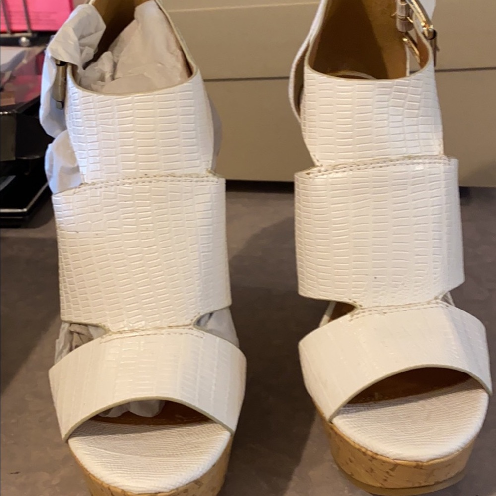 Platform wedge women’s size 7 1/2 shoe